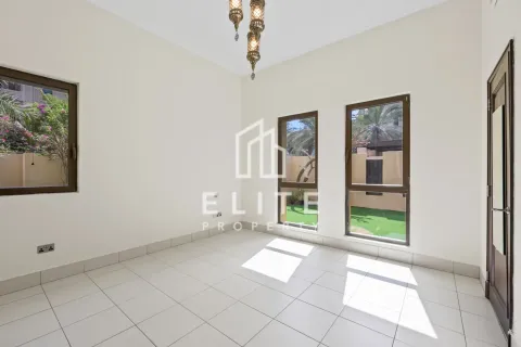 Apartment in Reehan, Old Town, Dubai 2 bedrooms, 282 sq.m. № 121335 - photo 9