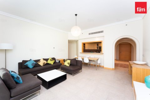 Apartment in Palm Jumeirah, Dubai 2 bedrooms, 155.2 sq.m. № 123919 - photo 2