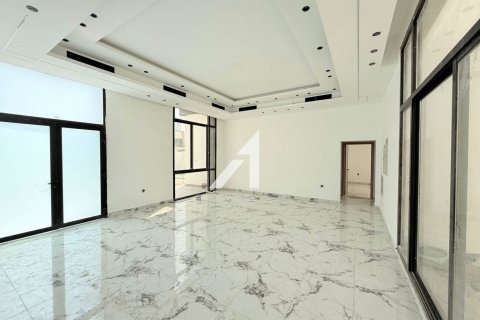 Villa in Al Barsha South, Al Barsha, Dubai 4 bedrooms, 929 sq.m. № 96633 - photo 4