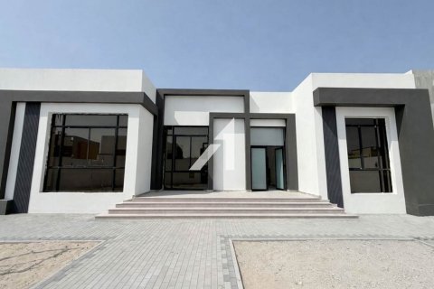 Villa in Al Barsha South, Al Barsha, Dubai 4 bedrooms, 929 sq.m. № 96633