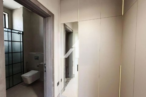 Villa in Al Aweer, Dubai 4 bedrooms, 1132 sq.m. № 96635 - photo 4