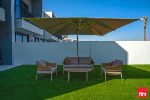 Снять в аренду таунхаус в Дубае: 3 спальни, 280.2м², № 90534 - фото 6