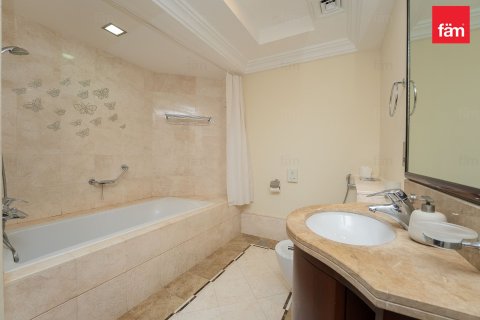 Снять в аренду квартиру в Пальме Джумейре, Дубай: 1 спальня, 102.3м², № 90523 - фото 10