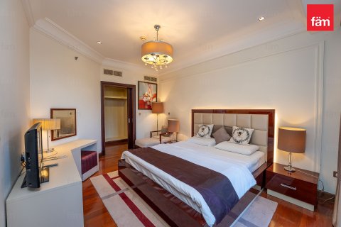 Снять в аренду квартиру в Пальме Джумейре, Дубай: 1 спальня, 102.3м², № 90523 - фото 9