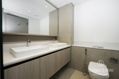 Снять в аренду виллу в Дубае: 4 спальни, 220.5м², № 78055 - фото 17