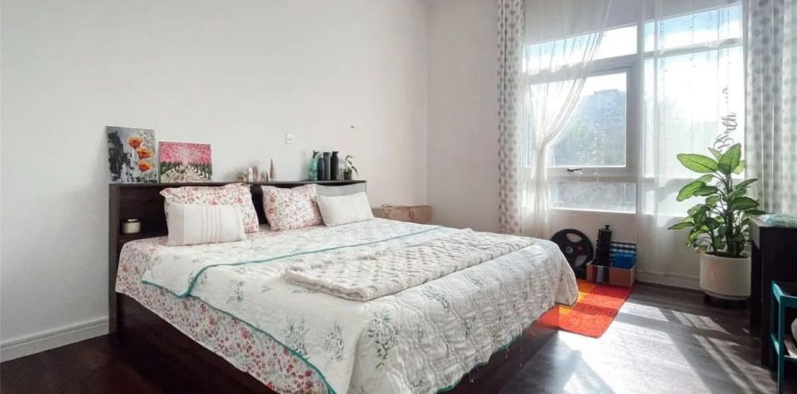 Apartment in Dubai 2 bedrooms, 145.6 sq.m. № 100263