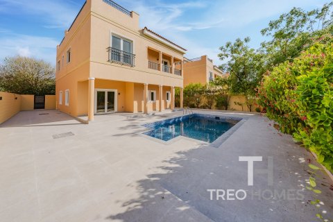 Villa en The Villa, Dubai, 5 dormitorios, 521 m², № 16842 - foto 1
