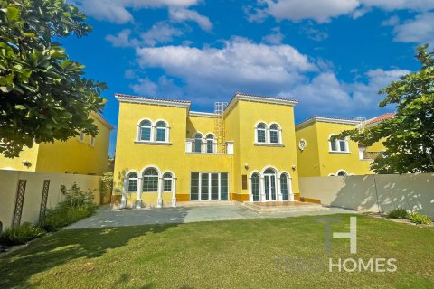 Villa in Legacy, Jumeirah Park, Dubai 3 bedrooms, 285 sq.m. № 16841 - photo 19