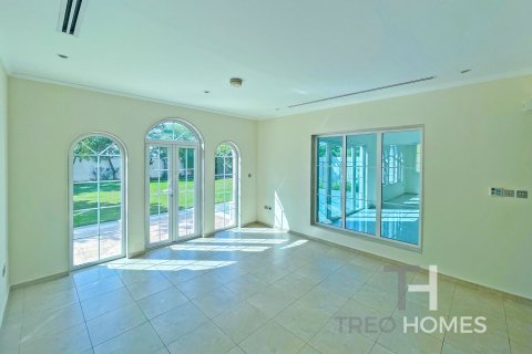 Villa in Legacy, Jumeirah Park, Dubai 3 bedrooms, 285 sq.m. № 16841 - photo 5