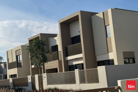 Villa in Dubai 3 bedrooms, 177 sq.m. № 54849 - photo 2
