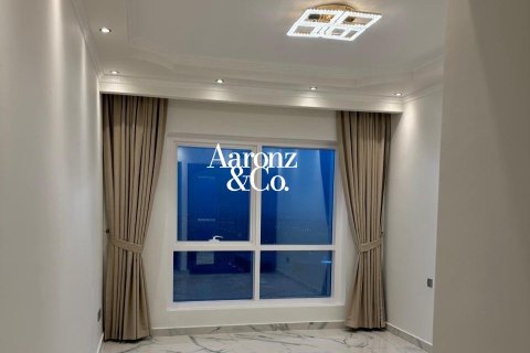 Appartement à Jumeirah Lake Towers, Dubai, 2 chambres, 148 m², № 137434 - photo 5