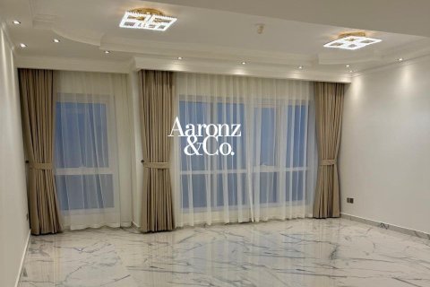 Appartement à Jumeirah Lake Towers, Dubai, 2 chambres, 148 m², № 137434 - photo 2