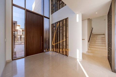 Villa in Dubai Hills Estate, Dubai 5 bedrooms, 660 sq.m. № 137437 - photo 11
