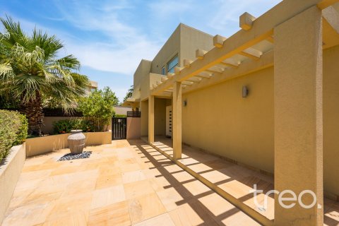 Villa in Arabian Ranches, Dubai 3 bedrooms, 298.78 sq.m. № 137992 - photo 21