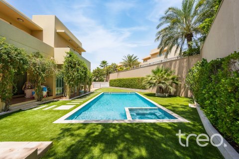 Villa in Arabian Ranches, Dubai 3 bedrooms, 298.78 sq.m. № 137992