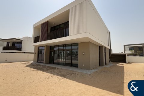 Villa in Al Furjan, Dubai 5 bedrooms, 715 sq.m. № 76456 - photo 1