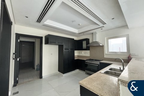 Villa in North Village, Al Furjan, Dubai 4 bedrooms, 600 sq.m. № 76458 - photo 6