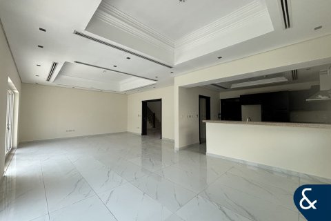 Villa in North Village, Al Furjan, Dubai 4 bedrooms, 600 sq.m. № 76458 - photo 8