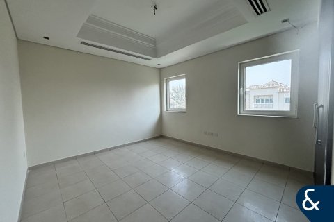 Villa in North Village, Al Furjan, Dubai 4 bedrooms, 600 sq.m. № 76458 - photo 2