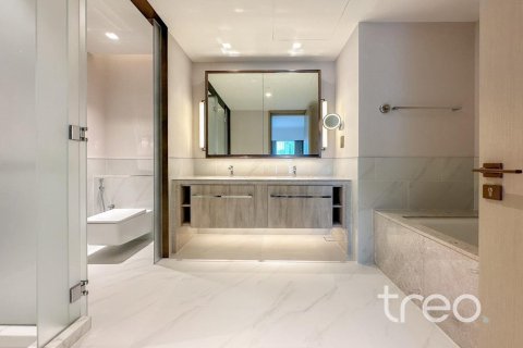 Снять в аренду квартиру в Address Harbour Point, Dubai Creek Harbour (The Lagoons), Дубай: 2 спальни, 102.47м², № 119909 - фото 9