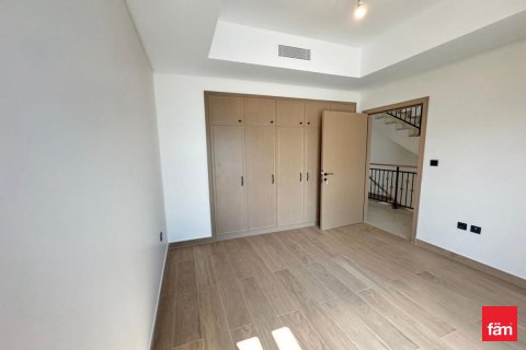 Снять в аренду таунхаус в Дубае: 5 спален, 219.6м², № 60231 - фото 9