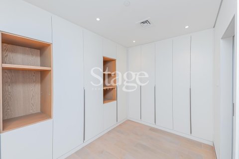 Duplex in Dubai 5 bedrooms, 520 sq.m. № 122164 - photo 12