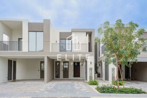 Таунхаус в Tilal Al Ghaf, Дубай, 3 спальни, 202м², № 121409
