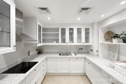 Apartment in Old Town, Dubai 1 bedroom, 90 sq.m. № 100634 - photo 7