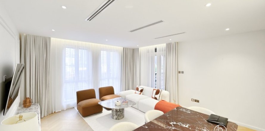 Apartment in Old Town, Dubai 1 bedroom, 90 sq.m. № 100634