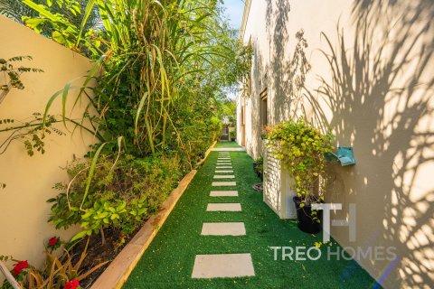 Villa in Casa, Arabian Ranches 2, Dubai 5 bedrooms, 314 sq.m. № 13372 - photo 16
