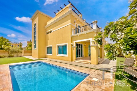 Купить виллу в Legacy, Jumeirah Park, Дубай: 4 спальни, 386м², № 13366 - фото 1