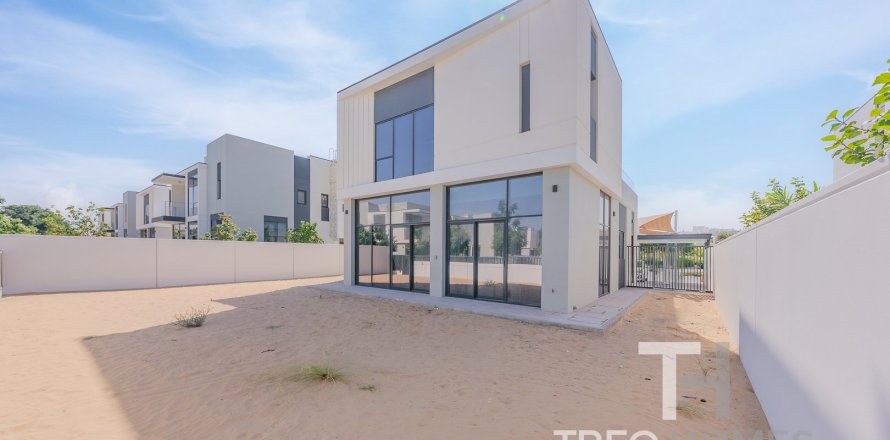 Villa in Al Furjan, Dubai 4 bedrooms, 572 sq.m. № 13371