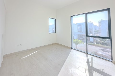 Villa in Al Furjan, Dubai 4 bedrooms, 572 sq.m. № 13371 - photo 22