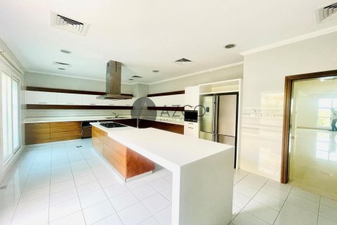 Villa en Jumeirah 3, Jumeirah, Dubai, 4 dormitorios, 371.6 m², № 37622 - foto 4