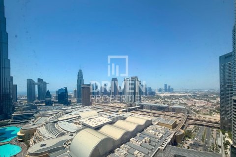 Apartamento en Boulevard Point, Downtown Dubai (Downtown Burj Dubai), Dubai, 3 dormitorios, 195.56 m², № 126544 - foto 2