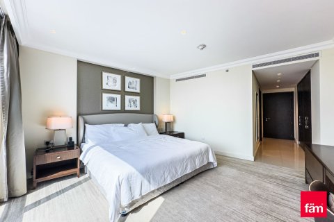 Apartment in Downtown Dubai (Downtown Burj Dubai), Dubai 3 bedrooms, 206.1 sq.m. № 115112 - photo 20