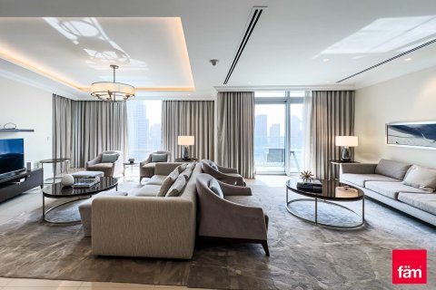 Apartment in Downtown Dubai (Downtown Burj Dubai), Dubai 3 bedrooms, 206.1 sq.m. № 115112 - photo 3