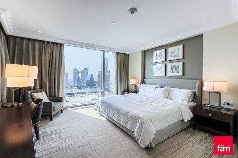 Apartment in Downtown Dubai (Downtown Burj Dubai), Dubai 3 bedrooms, 206.1 sq.m. № 115112 - photo 23