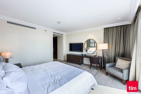 Apartment in Downtown Dubai (Downtown Burj Dubai), Dubai 3 bedrooms, 206.1 sq.m. № 115112 - photo 24