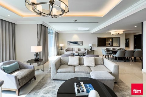 Apartment in Downtown Dubai (Downtown Burj Dubai), Dubai 3 bedrooms, 206.1 sq.m. № 115112 - photo 5