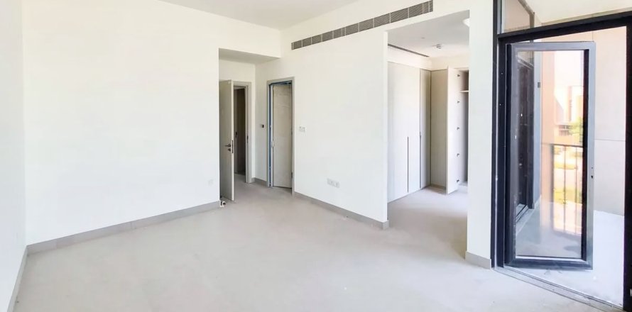 Таунхаус в Дубае, 3 спальни, 168м², № 115111