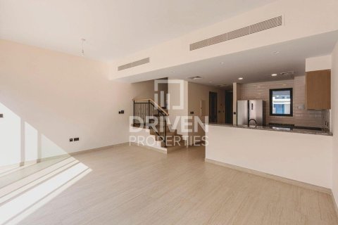 Adosado en Damac Lagoons, Dubai, 3 dormitorios, 144 m², № 128401 - foto 2