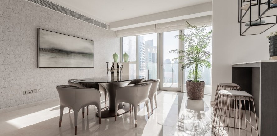 Apartment in THE RESIDENCES JLT in Jumeirah Lake Towers, Dubai 4 bedrooms, 392 sq.m. № 30203