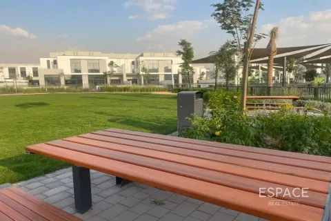 Adosado en Al Furjan, Dubai, 3 dormitorios, 244 m², № 69129 - foto 11