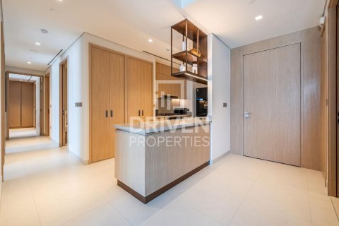 Apartamento en Vida Residences Dubai Mall, Downtown Dubai (Downtown Burj Dubai), Dubai, 3 dormitorios, 157.28 m², № 140147 - foto 4