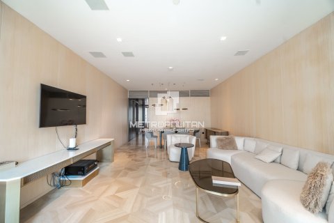 Apartamento en FIVE Palm Jumeirah, Palm Jumeirah, Dubai, 3 dormitorios, 216 m², № 74155 - foto 1