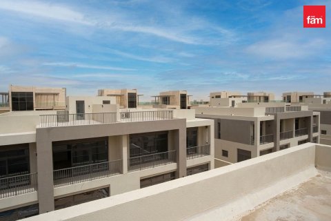 Villa in Dubai 4 bedrooms, 332 sq.m. № 139477 - photo 7