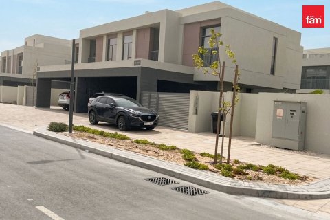 Villa in Dubai 4 bedrooms, 332 sq.m. № 139477 - photo 8