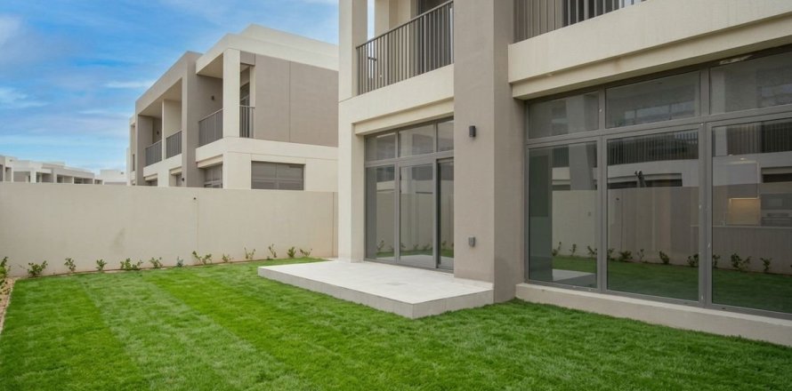 Villa in Dubai 4 bedrooms, 332 sq.m. № 139477