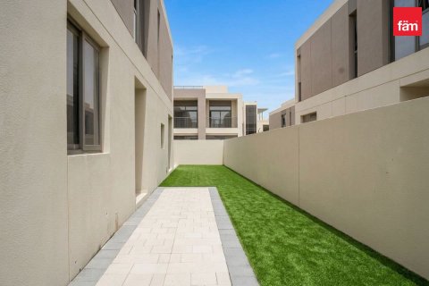 Villa in Dubai 4 bedrooms, 332 sq.m. № 139477 - photo 5